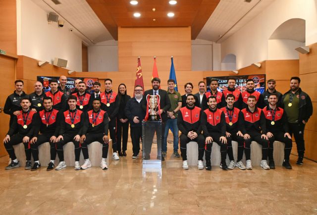 López Miras, en su recibimiento al Jimbee Cartagena por la Supercopa: Sois el mejor equipo de fútbol sala de los últimos años - 2, Foto 2