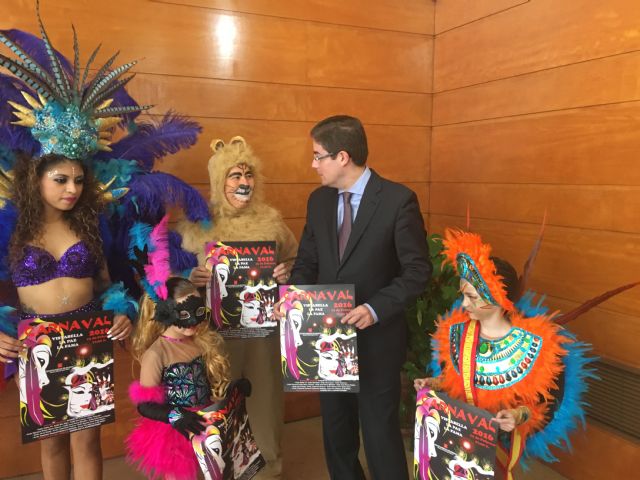 Los vecinos del Distrito Este protagonizan el único desfile de Carnaval del casco urbano - 1, Foto 1