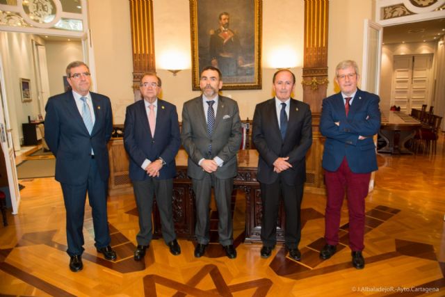 Paqui Bueno López, nazarena mayor de la Semana Santa 2016 - 1, Foto 1