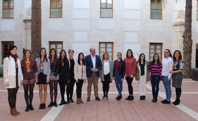 Pedro Antonio Sánchez felicita al Club Cronos de gimnasia rítmica por su ascenso a Primera - 1, Foto 1