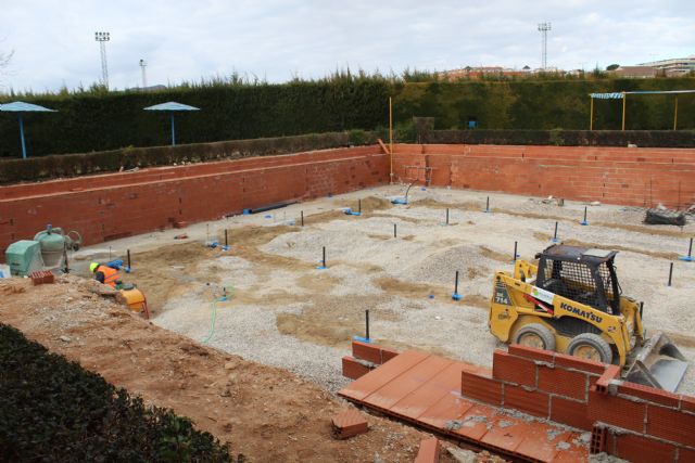 La alcaldesa y los concejales de Obras y Deportes visitan las obras de la nueva Piscina Olímpica - 2, Foto 2