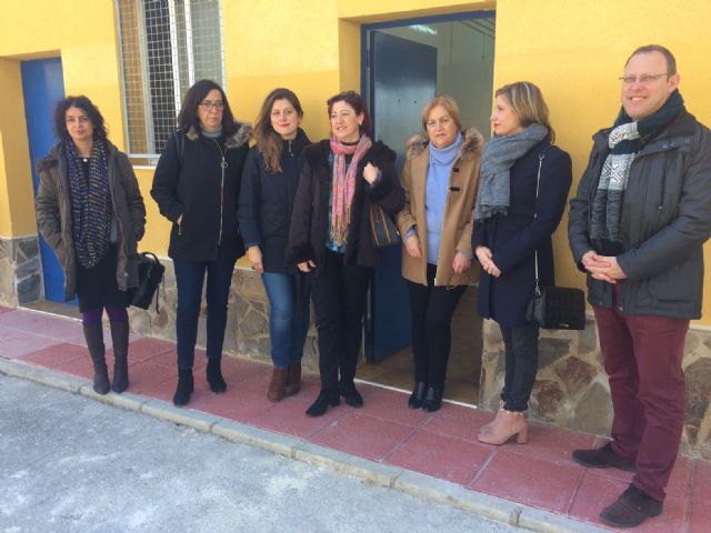 El Ayuntamiento de Molina de Segura invierte 28.778 euros en el arreglo de los vestuarios deportivos del CEIP El Romeral - 2, Foto 2