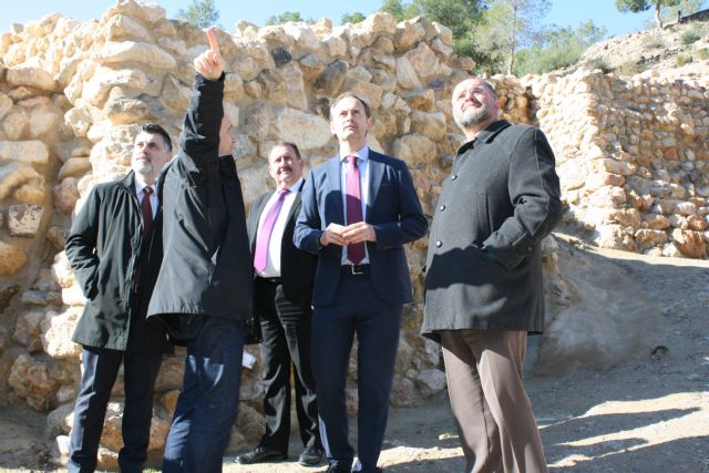 La réplica de la Casa Argárica impulsará el yacimiento arqueológico de La Bastida, Foto 3