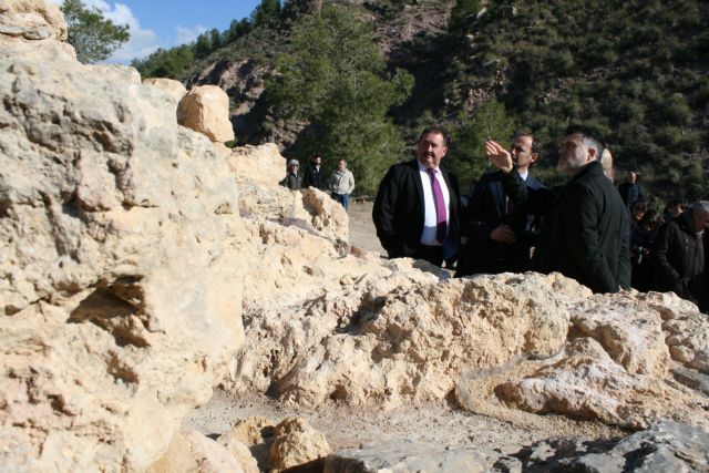 La réplica de la Casa Argárica impulsará el yacimiento arqueológico de La Bastida, Foto 4