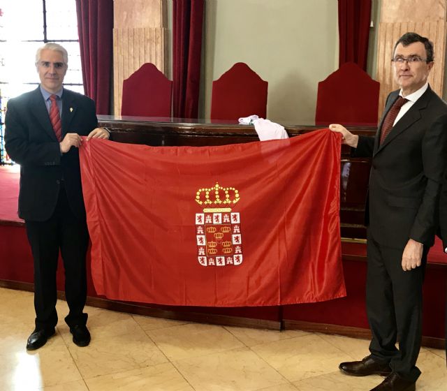 José Ballesta hace entrega de la Bandera de la Ciudad al Real Murcia - 2, Foto 2