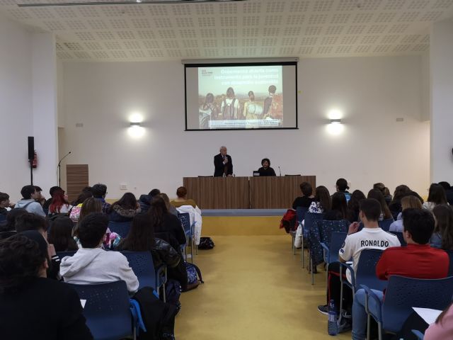El Presidente del Consejo de la Transparencia de la Región de Murcia en el IES Francisco Ros Giner - 2, Foto 2