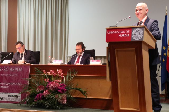 El catedrático Jesús Jordano analiza en la UMU las limitaciones que afectan a la legislación medioambiental - 2, Foto 2