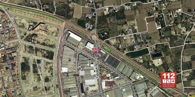 Incendio de un camión estacionado en el parking de una nave industrial en Ceutí - 2, Foto 2