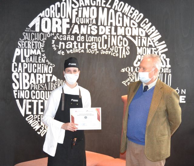 Fundación Osborne y Fundación Nuevo Hogar Betania hacen entrega de diplomas a la primera promoción de alumnos de la Escuela Gastro Osborne - 1, Foto 1