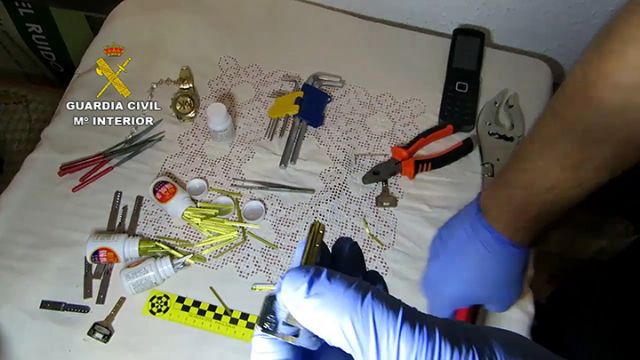 La Guardia Civil desarticula una organización criminal que robaba joyas y dinero en viviendas habitadas de varias provincias - 3, Foto 3