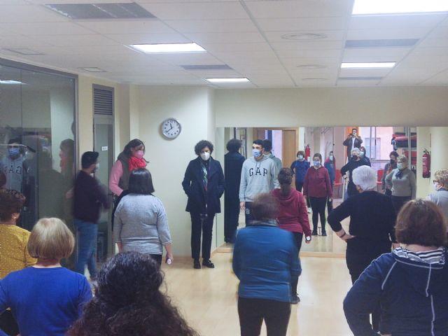 Puerto Lumbreras ofrece clases gratuitas de gerontogimnasia a jubilados o ciudadanos en edad de jubilación del municipio - 5, Foto 5