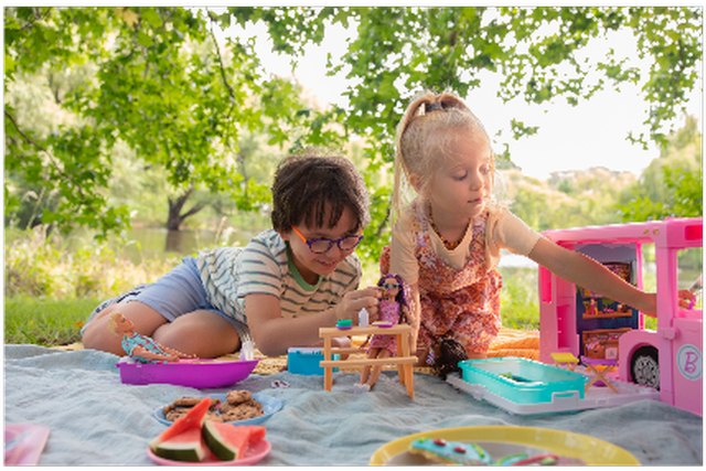 El juego con muñecas estimula a los niños a hablar sobre los pensamientos y las emociones de los demás - 1, Foto 1