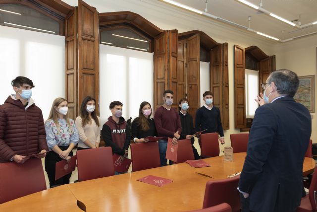La UMU da la bienvenida a ocho estudiantes argentinos con antepasados murcianos que conocerán la Región gracias al Programa Golondrina - 1, Foto 1