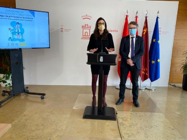 Murcia conmemora el Día de la Mujer y la Niña en la Ciencia con concursos, charlas, exposiciones y un nuevo mural - 3, Foto 3