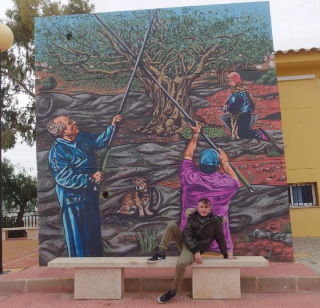 El Ayuntamiento de Lorca finaliza el nuevo mural decorativo en Rincón de los Carranzas, un homenaje a sus olivos milenarios y su histórico lavadero - 4, Foto 4
