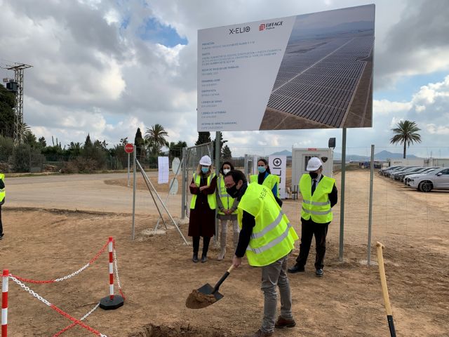 X-ELIO coloca la primera piedra de la planta fotovoltaica ´Fuente Álamo V y VI´ y aumenta su liderazgo en la Región de Murcia - 2, Foto 2