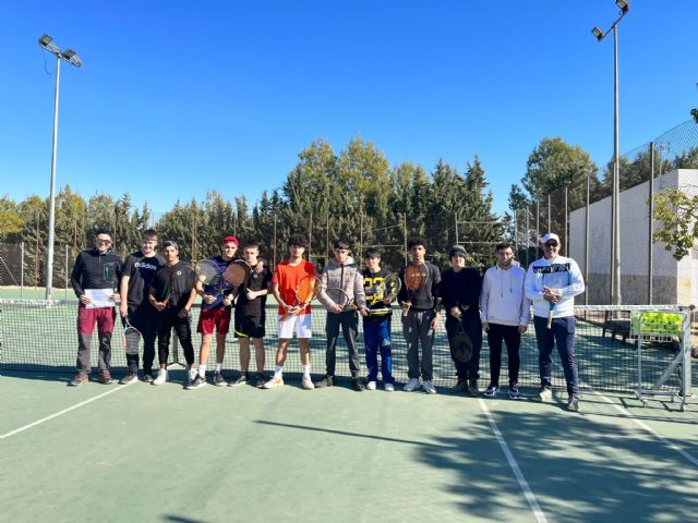 El Club de Tenis Totana colabora con la asociación 