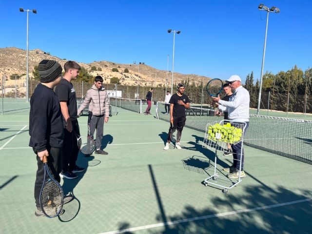 El Club de Tenis Totana colabora con la asociación El Candil, Foto 3