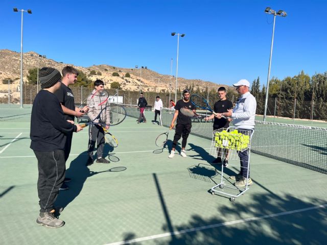 El Club de Tenis Totana colabora con la asociación El Candil, Foto 4