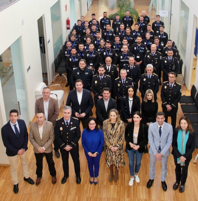 Ms agentes de Polica Local para Alhama de Murcia, Foto 2
