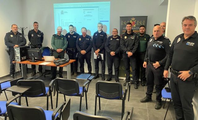 La Guardia Civil se reúne con las policías locales de la Región para tratar temas relacionados con su armamento - 3, Foto 3