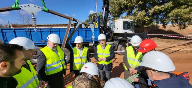Medio Ambiente respalda la utilización de las crucetas aislantes para proteger la avifauna de la electrocución por su mayor fiabilidad - 1, Foto 1