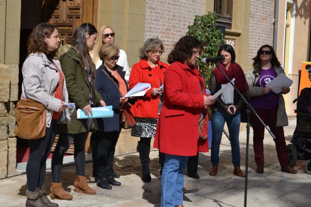 El Ayuntamiento de Águilas conmemora el 8M recordando que la igualdad exige un compromiso permanente - 3, Foto 3