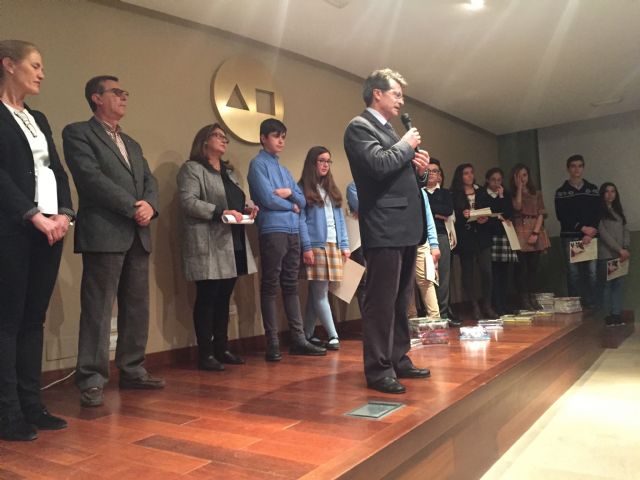 12 estudiantes lorquinos reciben los premios del 8° Certamen de Narración para Educación Secundaria Ángeles Pascual - 1, Foto 1