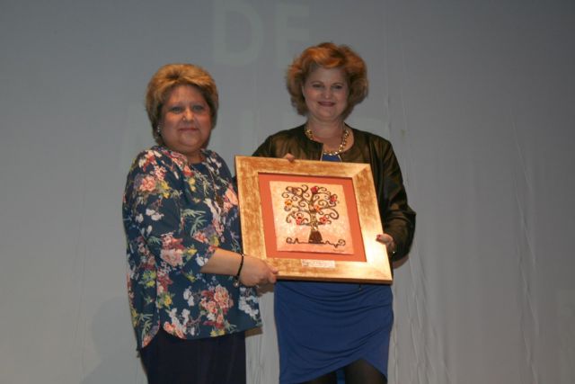Alcantarilla ha entregado sus Premios de la Mujer al Colectivo de los Profesores de nuestro municipio, a nivel Institucional. Y a María del Carmen Yelo, el Premio Individual - 2, Foto 2