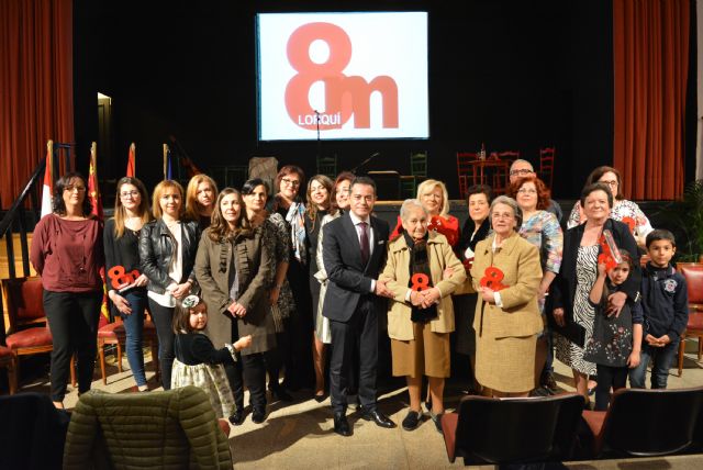 El Ayuntamiento entrega los premios 8 de Marzo a las mujeres pasteleras y panaderas del pueblo y a la OMEP - 2, Foto 2