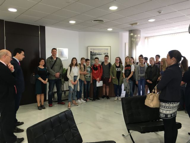 El alcalde recibe a un grupo de estudiantes alemanes de intercambio con el colegio Sagrado Corazón - 2, Foto 2