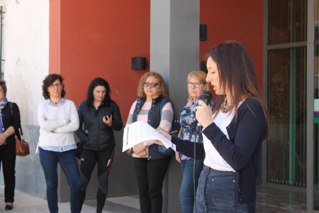 El Ayuntamiento de Bullas se suma al paro por el Día Internacional de la Mujer - 2, Foto 2