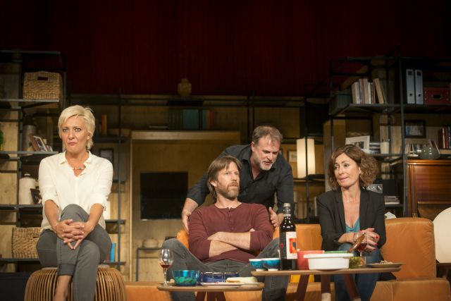 Eva Hache, Maria Lanau, Xavi Mira y Andrew Tarbet protagonizan Los Vecinos de Arriba en el Nuevo Teatro Circo de Cartagena - 1, Foto 1