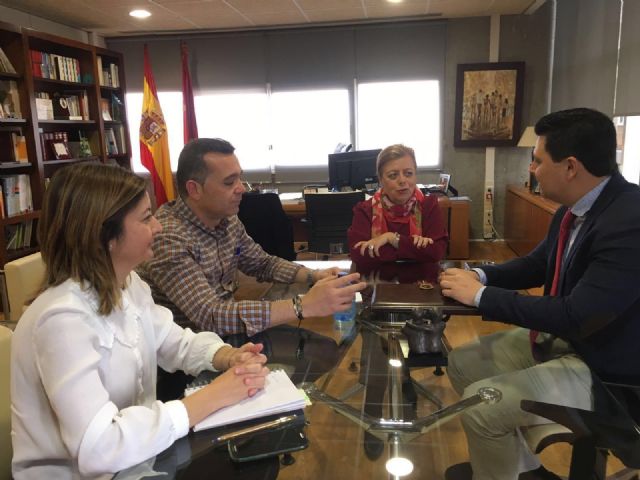 El alcalde abordó con la consejera de Educación la creación del Grado de Danza en la Facultad de Ciencias del Deportes - 1, Foto 1