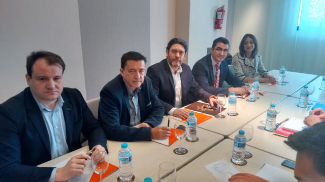 Ciudadanos da un ultimátum al PP: O aparta al presidente regional investigado o convoca elecciones - 2, Foto 2
