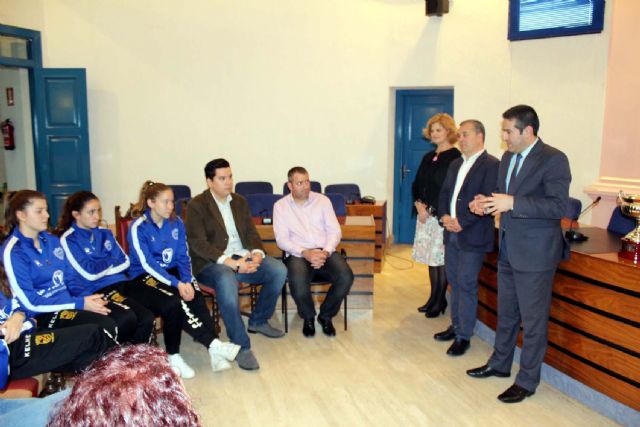 El alcalde, en el Día Internacional de la Mujer, recibió a las 6 jugadoras del Alcantarilla Futsal que se han proclamado recientemente campeonas de España sub-17 y sub-21 con la selección territorial murciana - 5, Foto 5