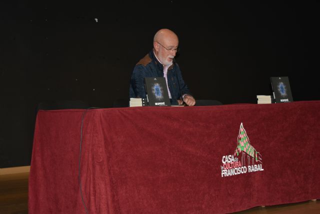 Ángel Alfonso Muñoz presenta en Águilas la novela Desperté - 1, Foto 1