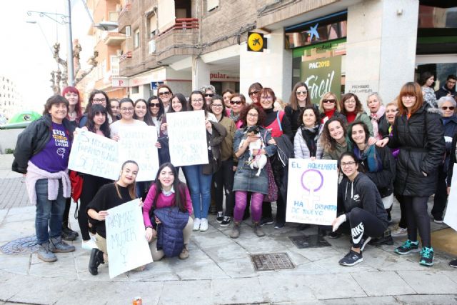 Cehegín conmemora el Día Internacional de la Mujer con la lectura de un Manifiesto - 1, Foto 1