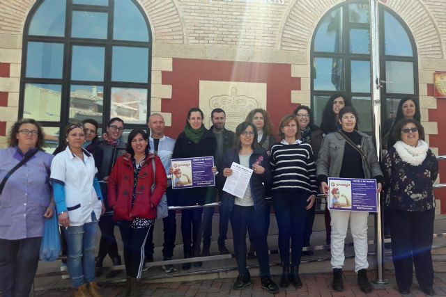 Los trabajadores del Ayuntamiento de Campos del Río se suman a la huelga del 8 M con un paro de 2 horas - 1, Foto 1