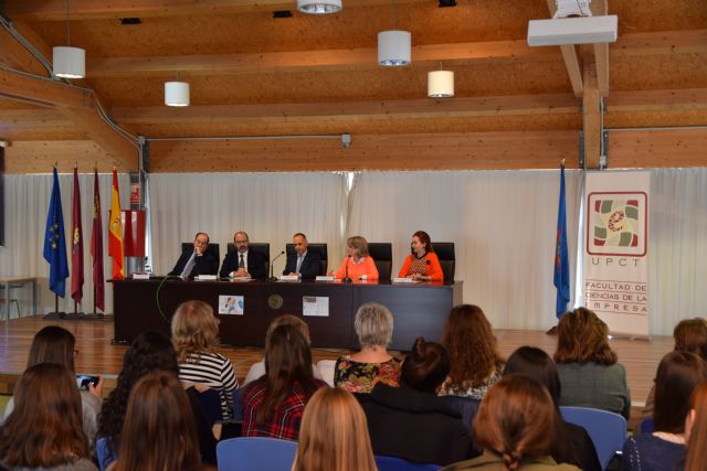 Hacer la tesis siendo madre es muy duro, pero también muy satisfactorio y los hijos lo viven con ilusión - 2, Foto 2