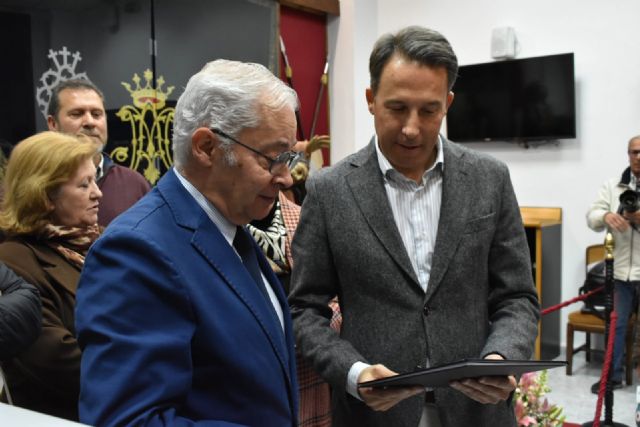 El Alcalde entrega al Paso Morado la imagen de la Santísima Virgen de la Piedad tras completar el proceso de restauración realizado por parte del taller municipal de conservación - 2, Foto 2