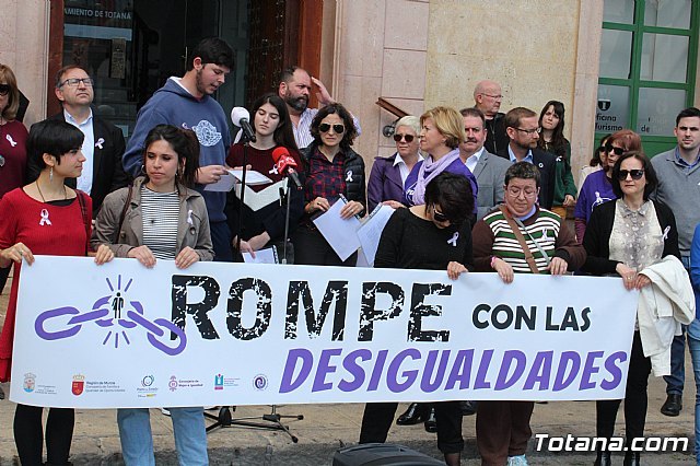 Lectura manifiesto y concentración Día Mujer Trabajadora 2019Se realiza una concentración reivindicativa dando lectura al manifiesto con motivo de la celebración del Día Internacional de la Mujer, hoy 8-M, Foto 2