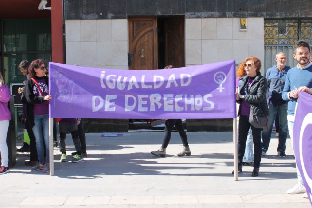 Bullas se manifiesta por el Día Internacional de la Mujer reivindicando igualdad - 5, Foto 5