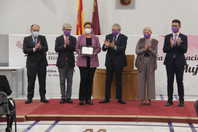 La Asamblea Regional homenajea a todas las alcaldesas del periodo democrático, entre ellas la de Jumilla - 2, Foto 2