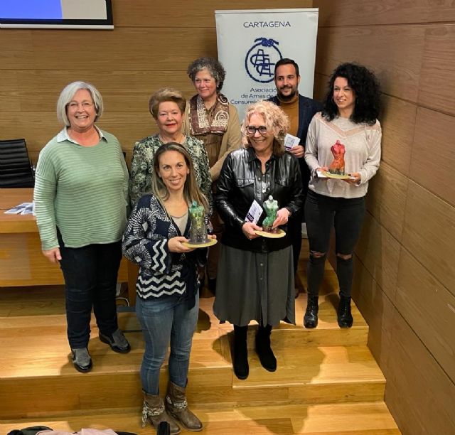La Asociación de Amas de Casa, Consumidores y Usuarios de Cartagena entregó su XII edición Premios “Día de la Mujer” a tres profesionales de la fotografía - 1, Foto 1