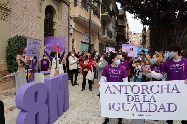 La antorcha de la igualdad vuelve a la Plaza de España coincidiendo con el Día Internacional de la Mujer - 1, Foto 1