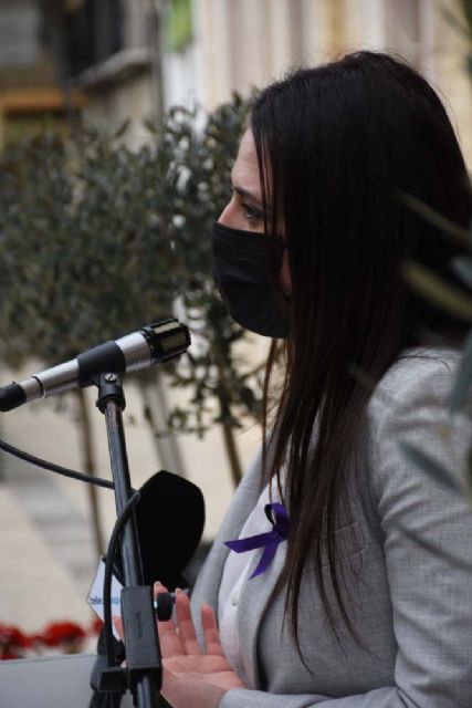 Lectura del manifiesto por el Día Internacional de la Mujer frente al Ayuntamiento de Calasparra - 2, Foto 2