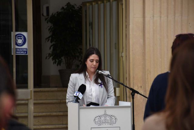 Lectura del manifiesto por el Día Internacional de la Mujer frente al Ayuntamiento de Calasparra - 3, Foto 3