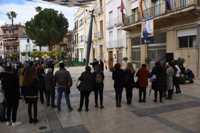 Lectura del manifiesto por el Día Internacional de la Mujer frente al Ayuntamiento de Calasparra - 5, Foto 5