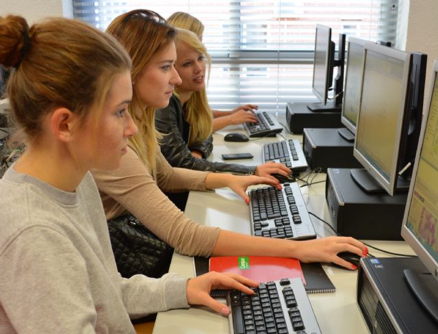 La Politécnica reivindica una digitalización inclusiva: No podemos permitir sesgos de género en el desarrollo tecnológico que perpetúen los estereotipos - 1, Foto 1